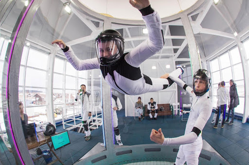 Полёт в аэротрубе  во Владивостоке. Ultra Подарки. Полёт в аэротрубе  во Владивостоке. Попробуйте полёт в аэротрубе . Сервис: UltraPodarki.ru 8 800 505 95 30. Полёт в аэротрубе , аэротруба Владивосток, полёт Владивосток