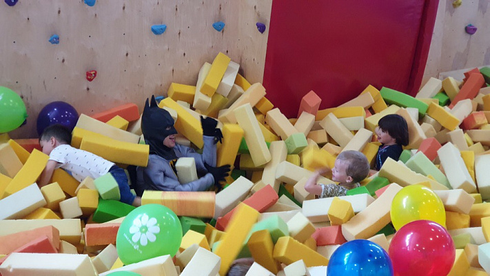  Батутный центр во Владивостоке. Сервис Ultra Подарки. Купить подарочный сертификат в батутный центр, попробуйте прыжки на батуте во Владивостоке. Сервис UltraPodarki.ru 8 (800) 555 95-30.. Батутный центр , батутный центр, батутный центр цены, батутный центр во Владивостоке,  батутный парк, батут прыгать, прыжки +на батуте, батут Владивосток, батут спорт