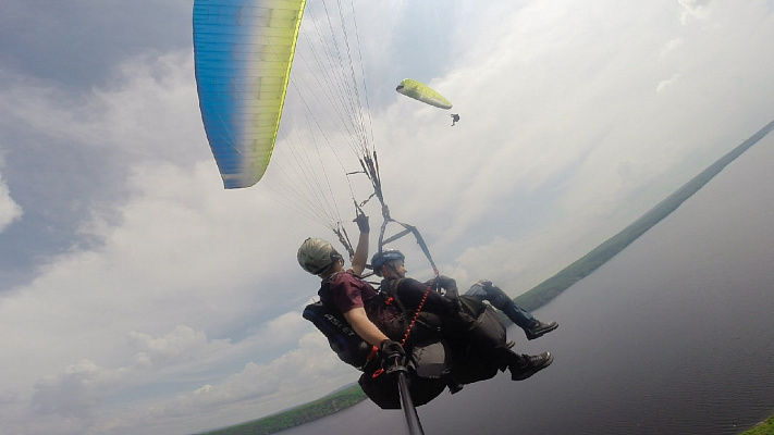 Полёт с инструктором на параплане во Владивостоке. Ultra Подарки. Полёт с инструктором на параплане во Владивостоке. Попробуйте полёт на двухместном параплане над столицей. Сервис: UltraPodarki.ru 8 800 505 95 30. Полёт на параплане, полёт на параплане Владивосток, полёт с инструктором на параплане Владивосток, полёт с инструктором на параплане, параплан Владивосток, параплан, парапланеризм Владивосток, купить параплан Владивосток