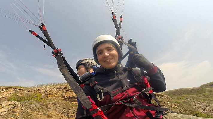 Полёт с инструктором на параплане во Владивостоке. Ultra Подарки. Полёт с инструктором на параплане во Владивостоке. Попробуйте полёт на двухместном параплане над столицей. Сервис: UltraPodarki.ru 8 800 505 95 30. Полёт на параплане, полёт на параплане Владивосток, полёт с инструктором на параплане Владивосток, полёт с инструктором на параплане, параплан Владивосток, параплан, парапланеризм Владивосток, купить параплан Владивосток