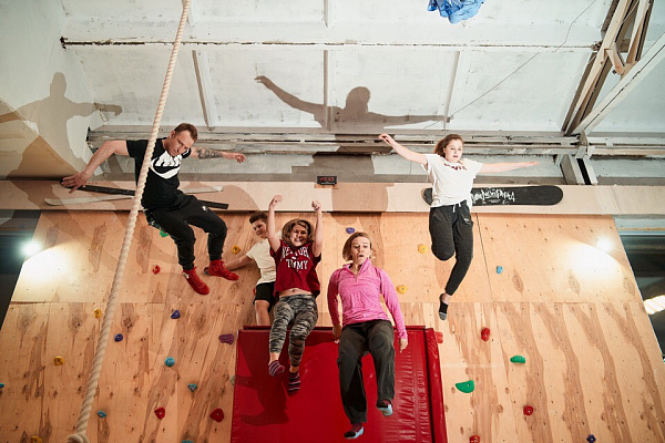  Батутный центр во Владивостоке. Сервис Ultra Подарки. Купить подарочный сертификат в батутный центр, попробуйте прыжки на батуте во Владивостоке. Сервис UltraPodarki.ru 8 (800) 555 95-30.. Батутный центр , батутный центр, батутный центр цены, батутный центр во Владивостоке,  батутный парк, батут прыгать, прыжки +на батуте, батут Владивосток, батут спорт