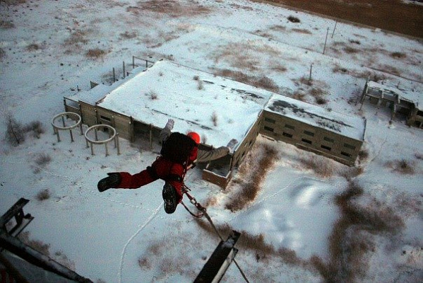 Роупджампинг - прыжки с верёвкой во Владивостоке. Подарочные сертификаты Ultra Подарки. Роупджампинг во Владивостоке - Экстремальный оригинальный подарок или подарочный сертификат на Роупджампинг - прыжки с верёвкой. Сервис UltraPodarki.ru 8-800-505-95-30. роупджампинг Владивосток, прыжок веревка Владивосток, роупджампинг, прыжок веревка, прыжок с веревкой, Подарок, подарочный сертификат, экстрим, экстремальный подарок