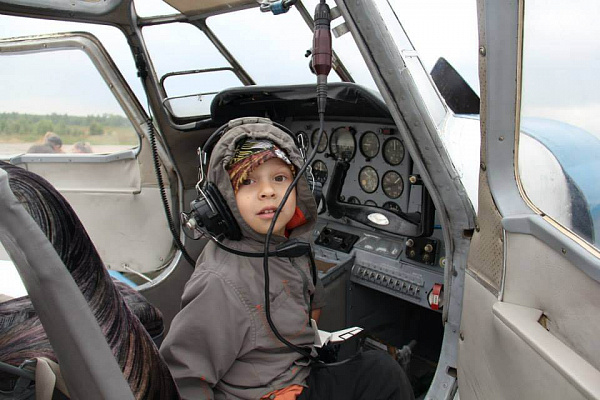 Полет на самолете во Владивостоке. Ultra Подарки. Купить полёт на самолёте во Владивостоке. Испытайте невероятные ощущения от прогулки на самолёте или порадуйте своих близких подарив сертификат на полет в подарок. Сервис UltraPodarki.ru 8 800 505 95 30. полёт на самолёте, сертификат на полёт, цены самолёт, полёт в подарок, реальный полёт, реальный полёт на самолёте, купить полёт Владивосток, полёт на самолёте Владивосток, сертификат на полёт Владивосток, цены полёт Владивосток