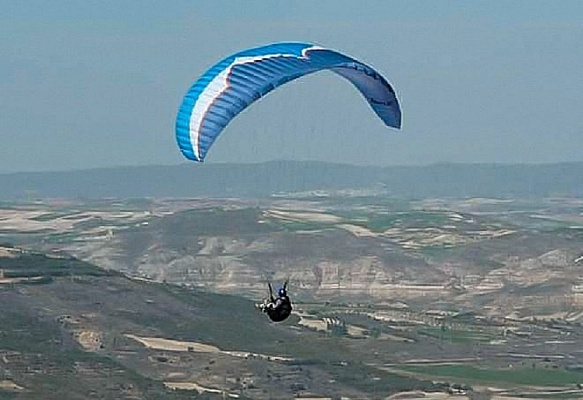 Полёт с инструктором на параплане во Владивостоке. Ultra Подарки. Полёт с инструктором на параплане во Владивостоке. Попробуйте полёт на двухместном параплане над столицей. Сервис: UltraPodarki.ru 8 800 505 95 30. Полёт на параплане, полёт на параплане Владивосток, полёт с инструктором на параплане Владивосток, полёт с инструктором на параплане, параплан Владивосток, параплан, парапланеризм Владивосток, купить параплан Владивосток